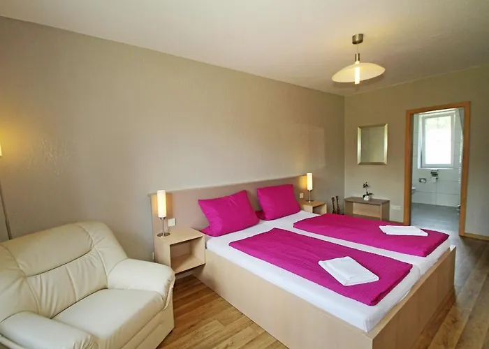 Gæstehus & Am Kurfuerstendamm Burg